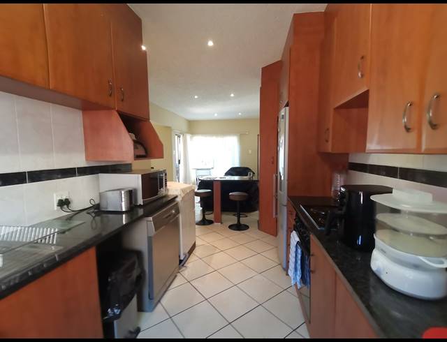 2 BEDROOM TOWNHOUSE FOR SALE IN LIEFDE EN VREDE